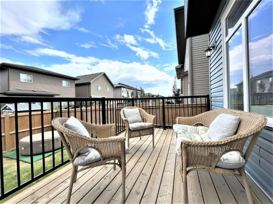 Villa Luxury Retreat For Large Groups YYC Exterior foto